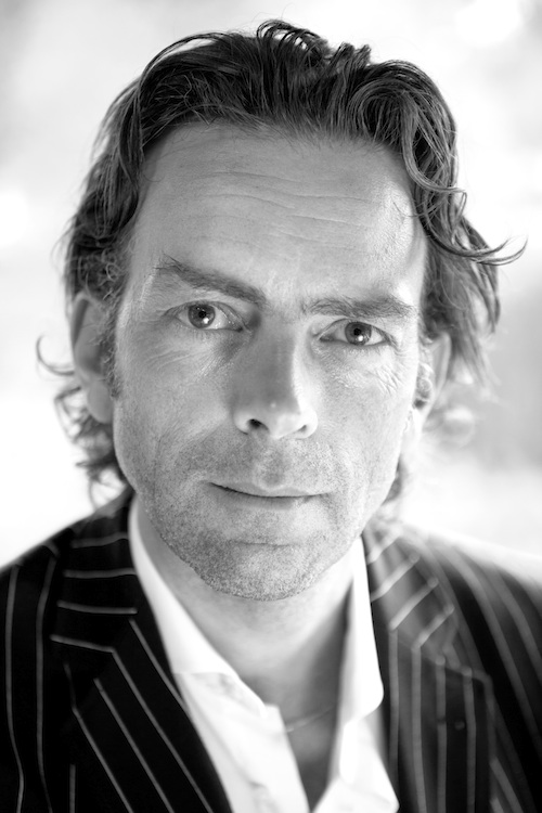 Arjan Broers is auteur, adviseur en theoloog.