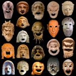 In Griekse drama’s was een 'persoon' het masker waardoor de stem van de acteur werd versterkt: ‘per sonare’, doorheen klinken.