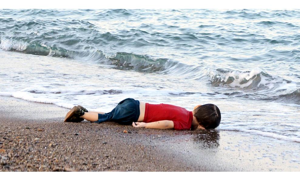 Aylan Kurbani, het jongetje dat aanspoelde bij de kust van Bodrum in Turkije, zorgde voor een collectieve voltooide contrastervaring: dit deugt niet, er moet iets gebeuren.